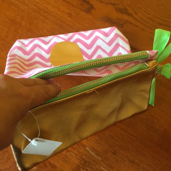 NWT 2 pouches. - Picture 5 of 12